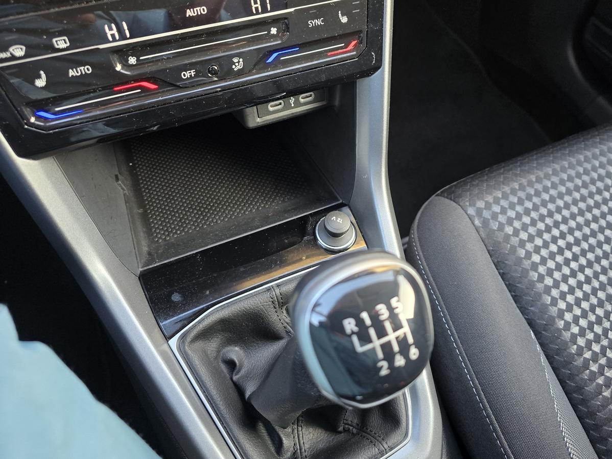 Volkswagen T-Cross 1.0 TSI Active  #Navi #Klima #AHK #ALU #SHZ 