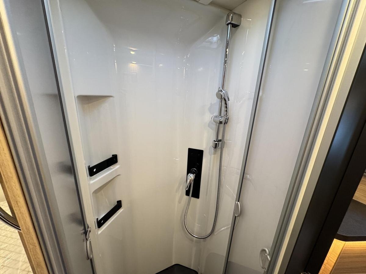 Malibu I 450 RB LE Comfort MJ26+ACC+Markise+TV