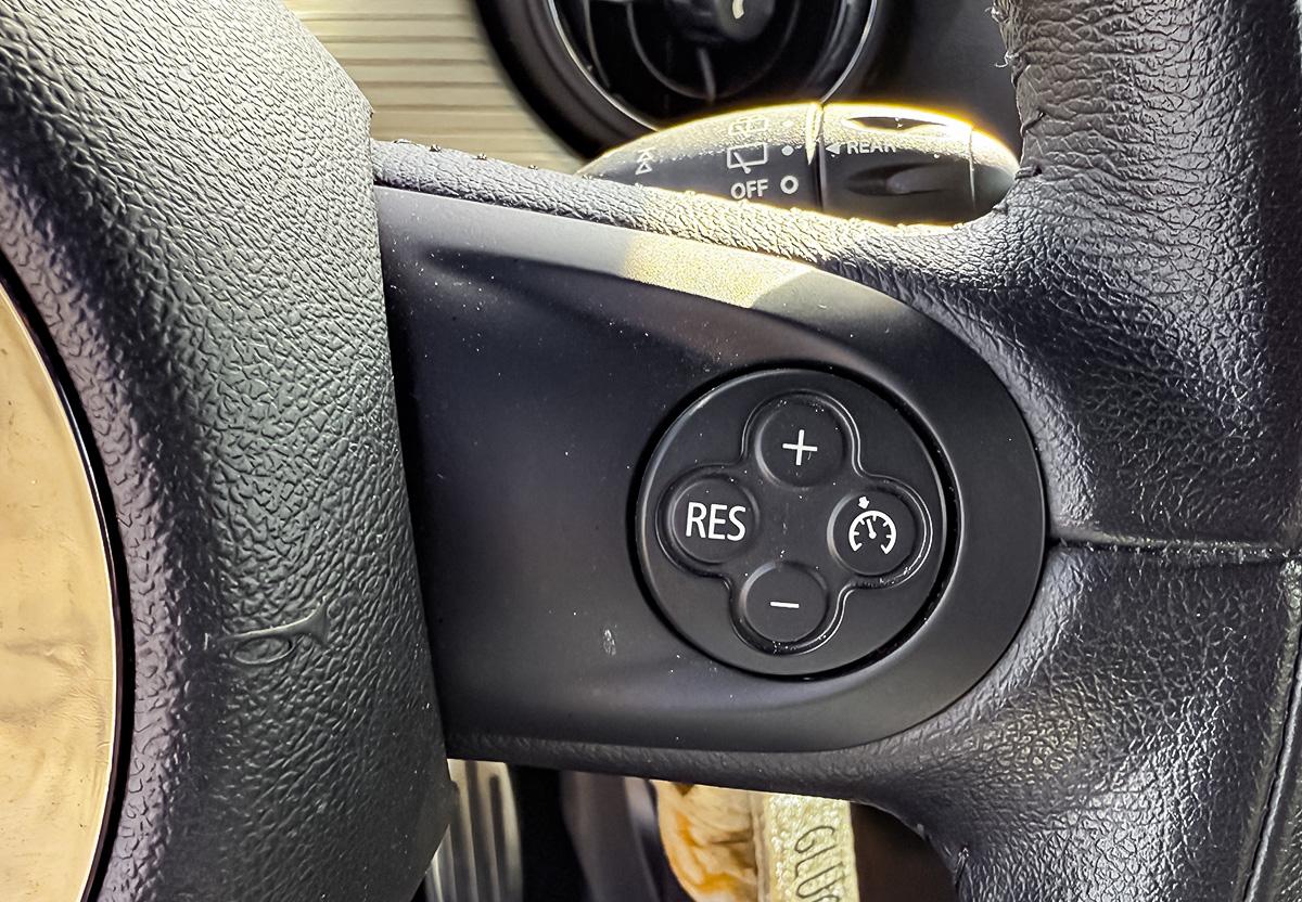 MINI Cooper S Wired Paket Navi Klimaautomatik PDC