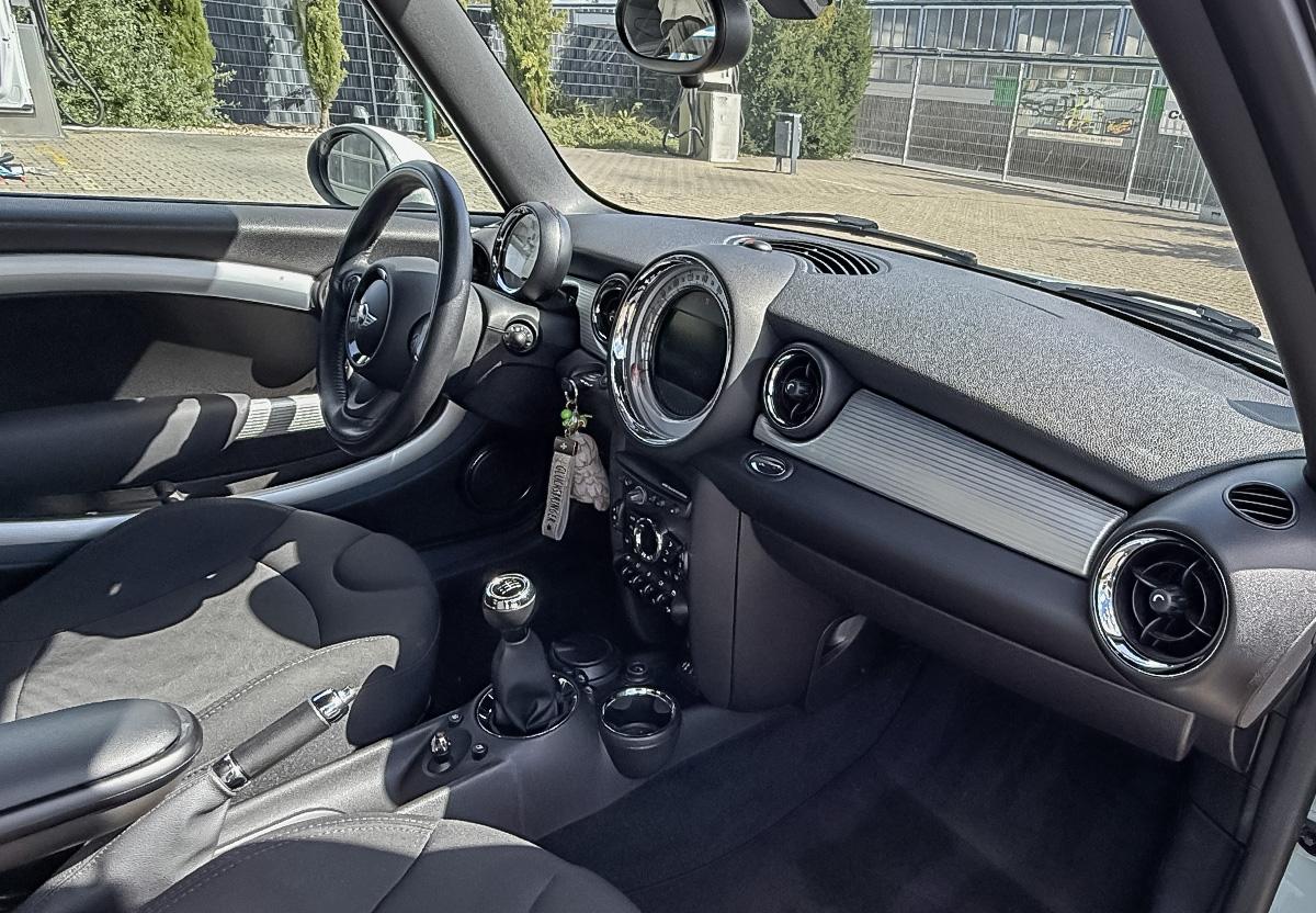 MINI Cooper S Wired Paket Navi Klimaautomatik PDC