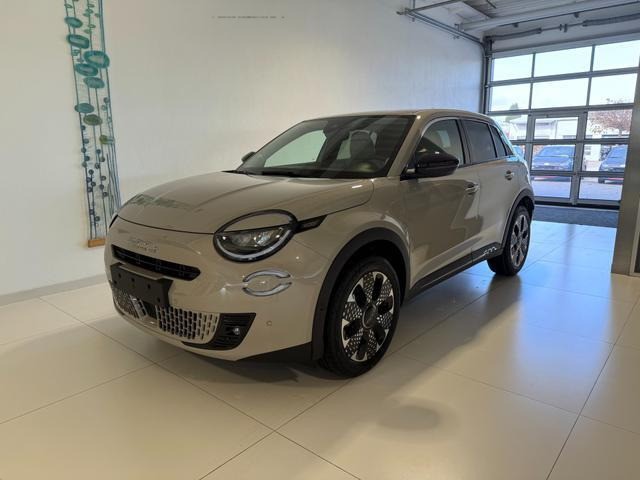 Fiat 600 La Prima Hybrid 1.2 T3 81 kW (110 PS) DCT AHK abnehmbar, NAVI , Klimaautomat