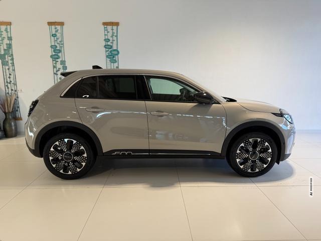Fiat 600 La Prima Hybrid 1.2 T3 81 kW (110 PS) DCT AHK abnehmbar, NAVI , Klimaautomat
