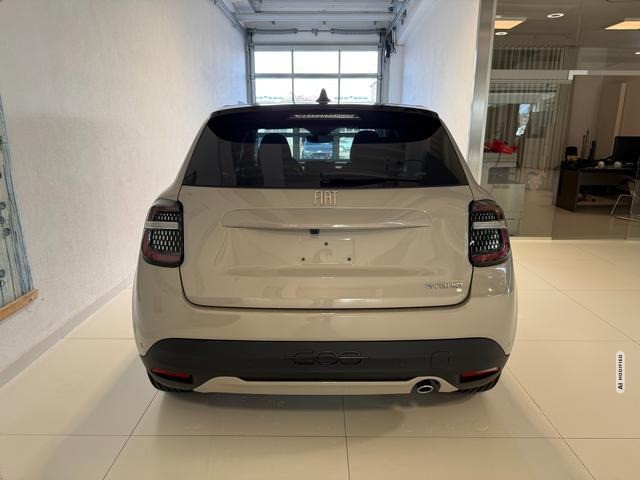 Fiat 600 La Prima Hybrid 1.2 T3 81 kW (110 PS) DCT AHK abnehmbar, NAVI , Klimaautomat