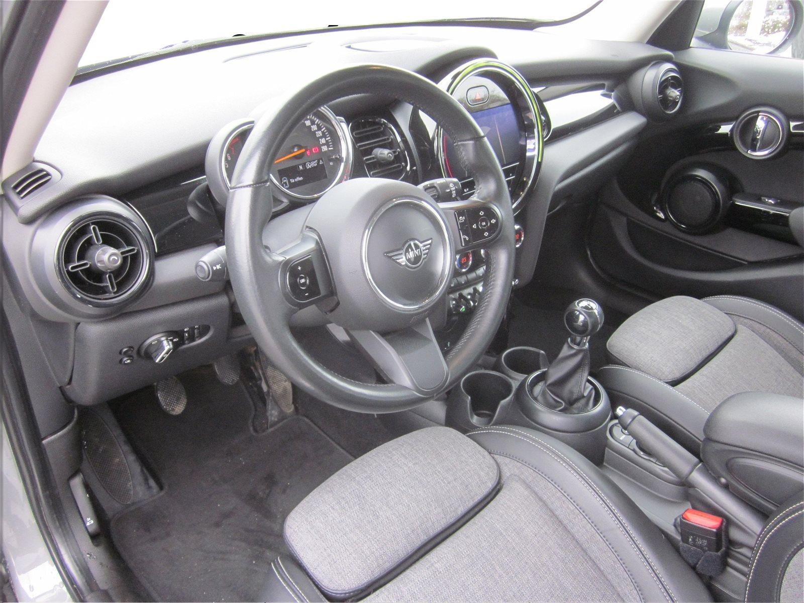 MINI ONE 5-TÜRER CLASSIC TRIM LED SPORTSITZE SHZG DAB PARKASSIST