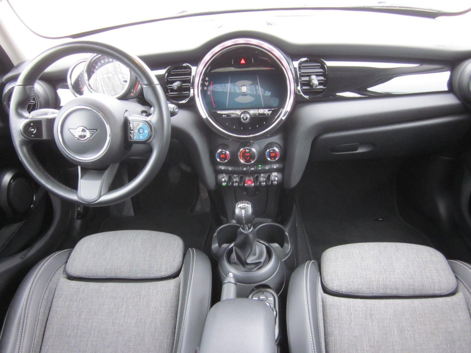 MINI ONE 5-TÜRER CLASSIC TRIM LED SPORTSITZE SHZG DAB PARKASSIST