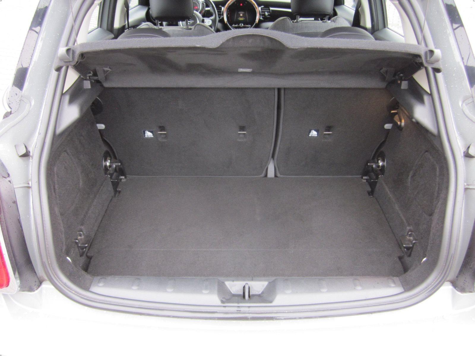 MINI ONE 5-TÜRER CLASSIC TRIM LED SPORTSITZE SHZG DAB PARKASSIST