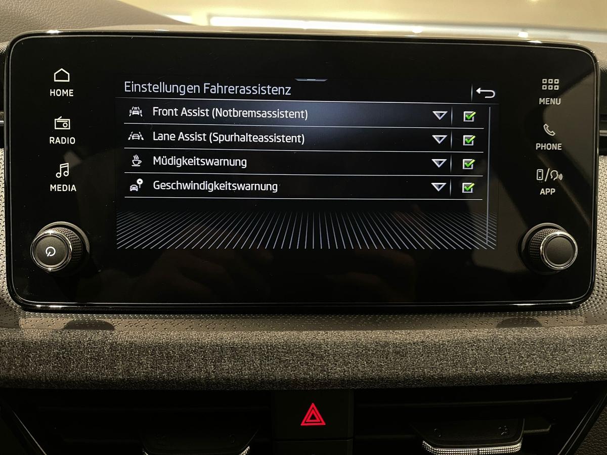 Skoda Scala 1,0 TSI 5J Garantie LED SHZ PDC