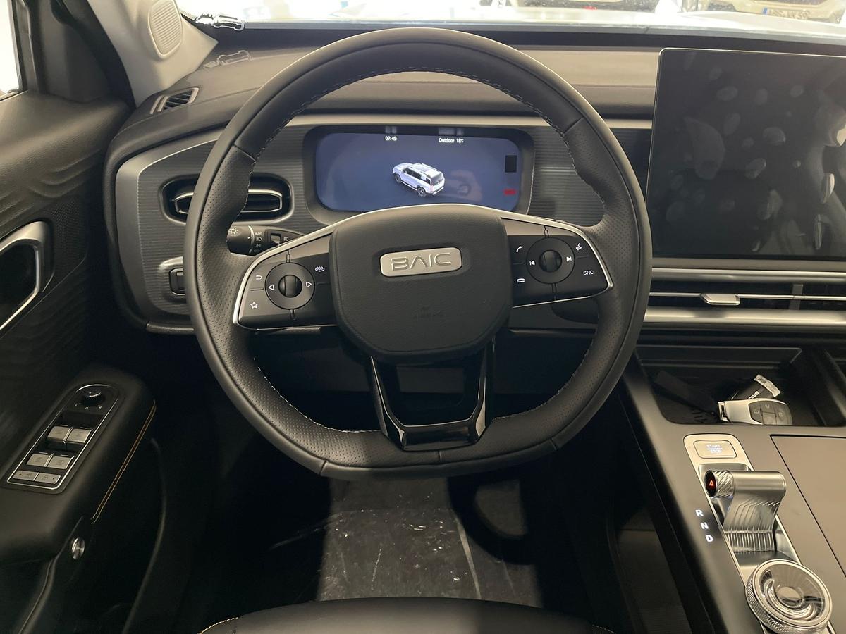 BAIC BJ30 4WD HEV Pano Leder LED 