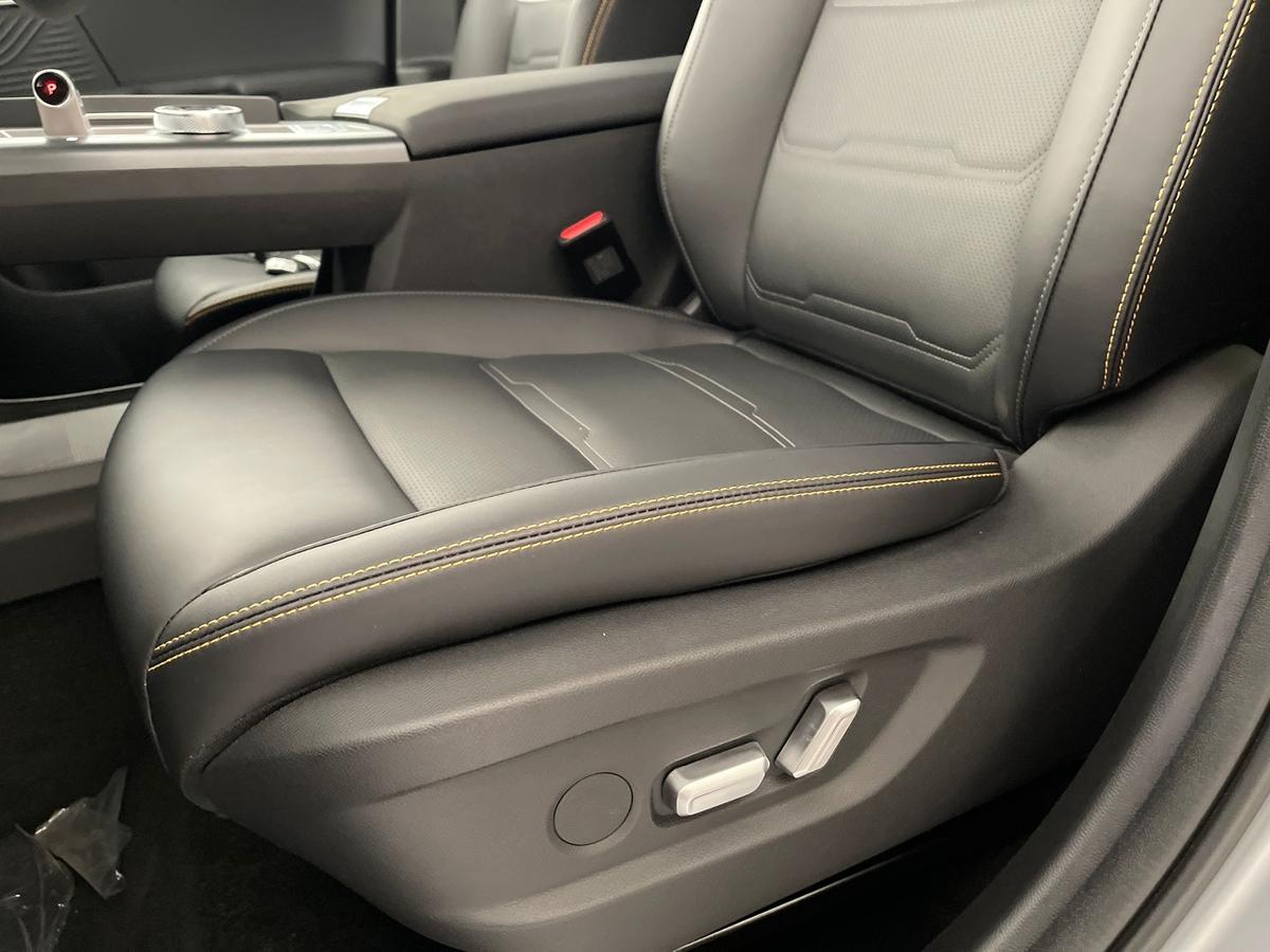 BAIC BJ30 4WD HEV Pano Leder LED 