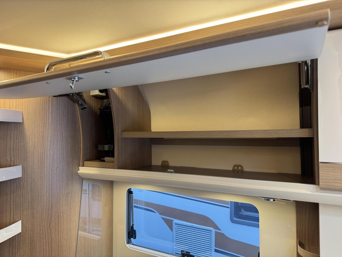 Malibu I Edition+ 490 RB LE comfort Solar+Markise+TV+LED+iNet-X