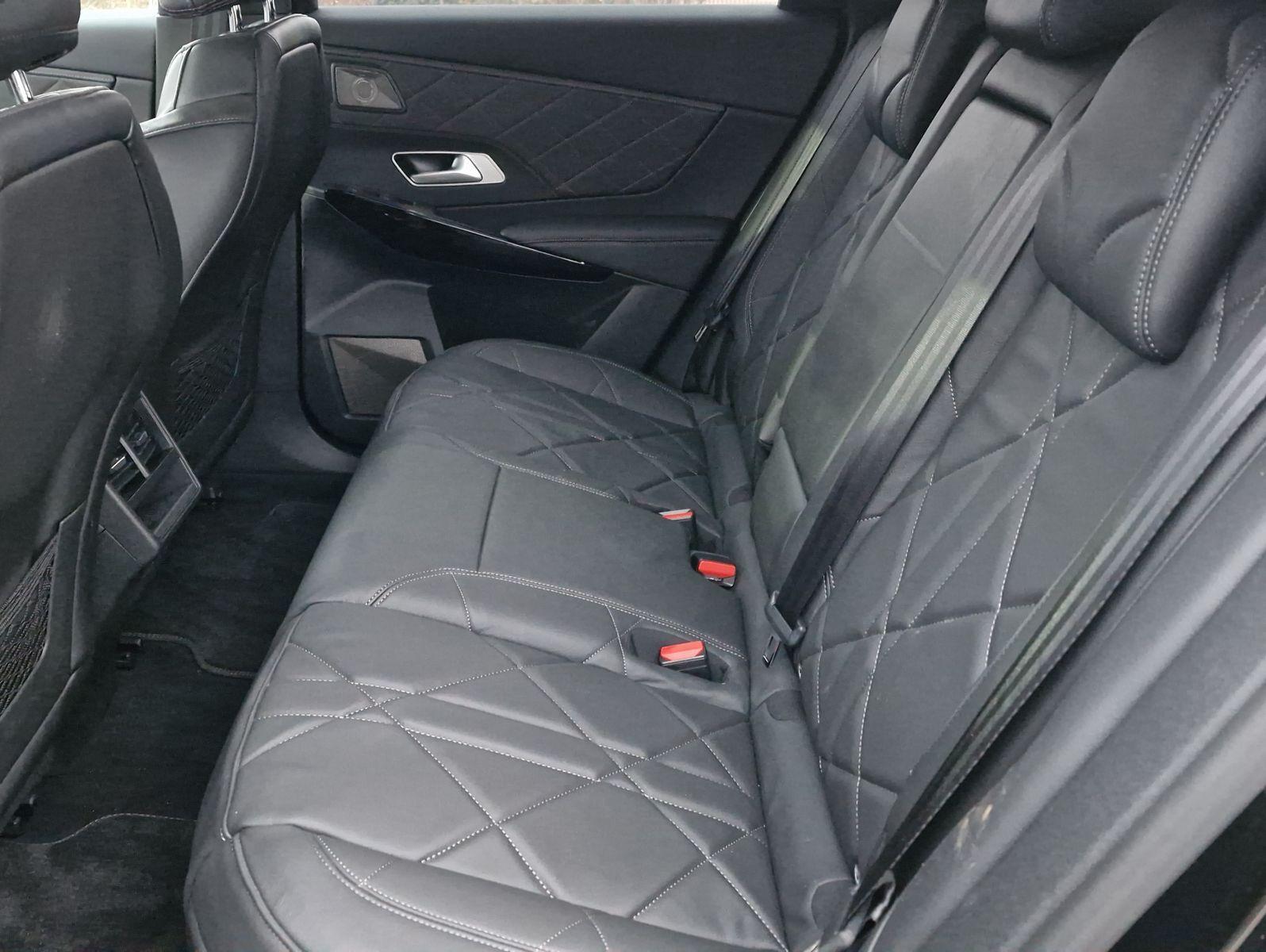 DS Automobiles DS7 Crossback PHEV 225 e-AT Rivoli LED Pano Lede