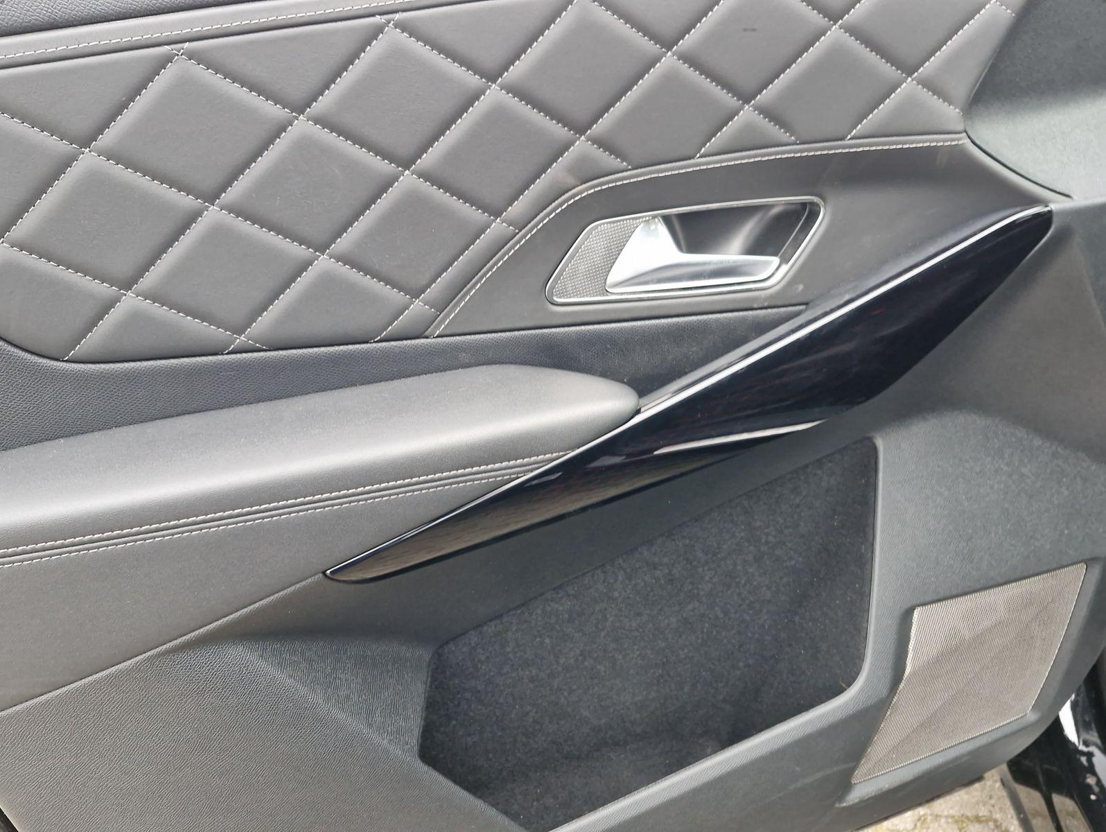 DS Automobiles DS7 Crossback PHEV 300 4x4 Ligne Noire AT LED Le