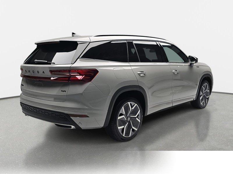 Skoda Kodiaq 2.0 TDI DSG SPORTLINE 4X4 NAVI LED ACC HUD 7-SITZE