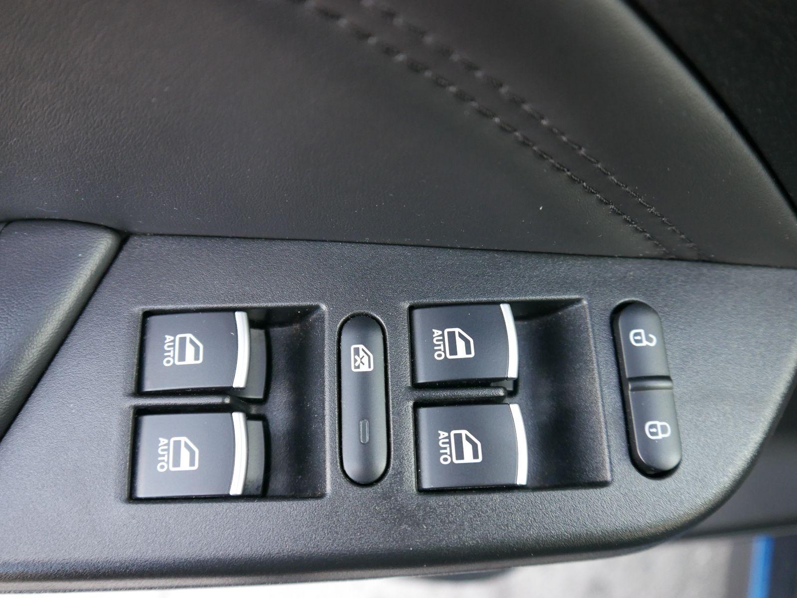 DFSK Seres 3 LUXURY Paket3*NAVI*PANO*LEDER*PDC*SHZ*360*KAMERA*KEYLESS-GO