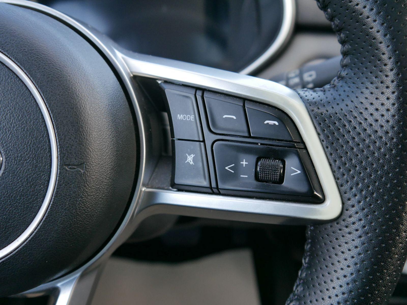 DFSK Seres 3 LUXURY Paket3*NAVI*PANO*LEDER*PDC*SHZ*360*KAMERA*KEYLESS-GO