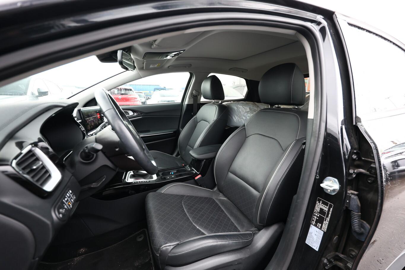 Kia XCeed 1.6 Plug-in Hybrid 141 DCT Plat  Pano LED