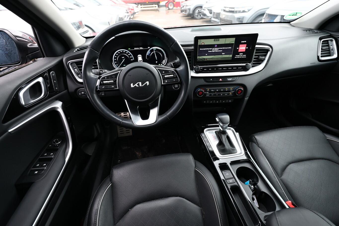 Kia XCeed 1.6 Plug-in Hybrid 141 DCT Plat  Pano LED