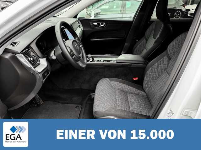 Volvo XC60 Core 2WD StandHZG Digitales Cockpit Soundsystem LED Kurvenlicht Sperrdiff. 