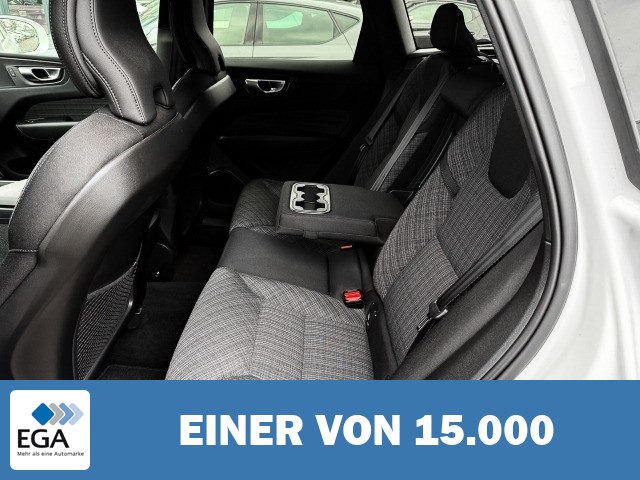 Volvo XC60 Core 2WD StandHZG Digitales Cockpit Soundsystem LED Kurvenlicht Sperrdiff. 