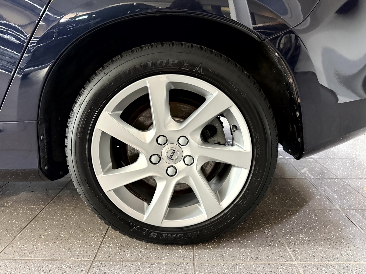Volvo V60 D4 Linje Business Bi-Xenon Navi SHZ PDC RCam