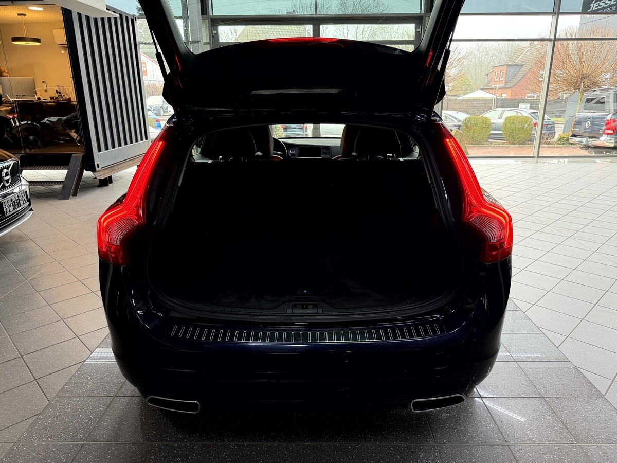 Volvo V60 D4 Linje Business Bi-Xenon Navi SHZ PDC RCam