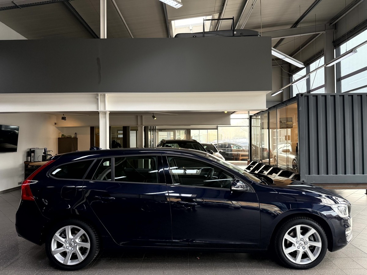 Volvo V60 D4 Linje Business Bi-Xenon Navi SHZ PDC RCam
