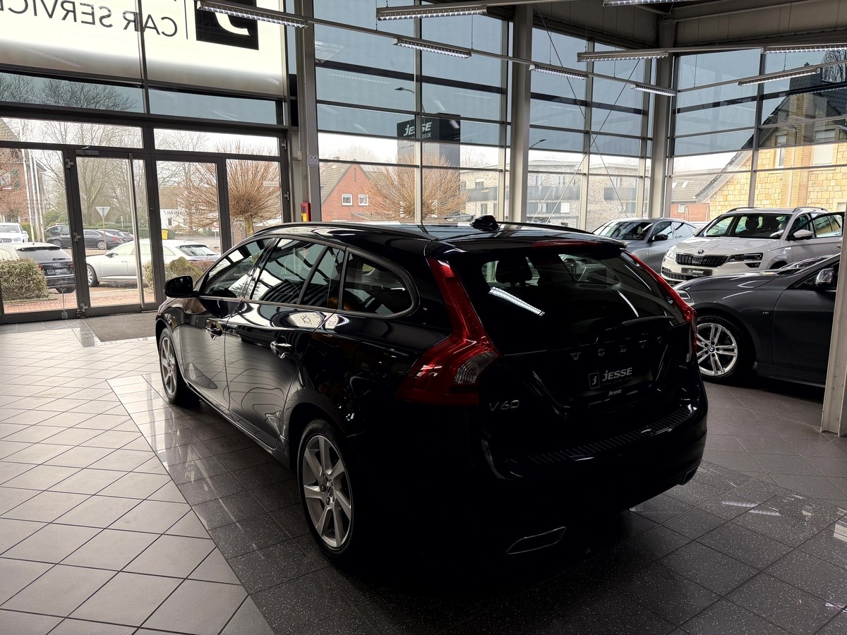 Volvo V60 D4 Linje Business Bi-Xenon Navi SHZ PDC RCam