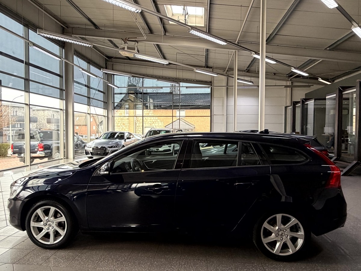 Volvo V60 D4 Linje Business Bi-Xenon Navi SHZ PDC RCam