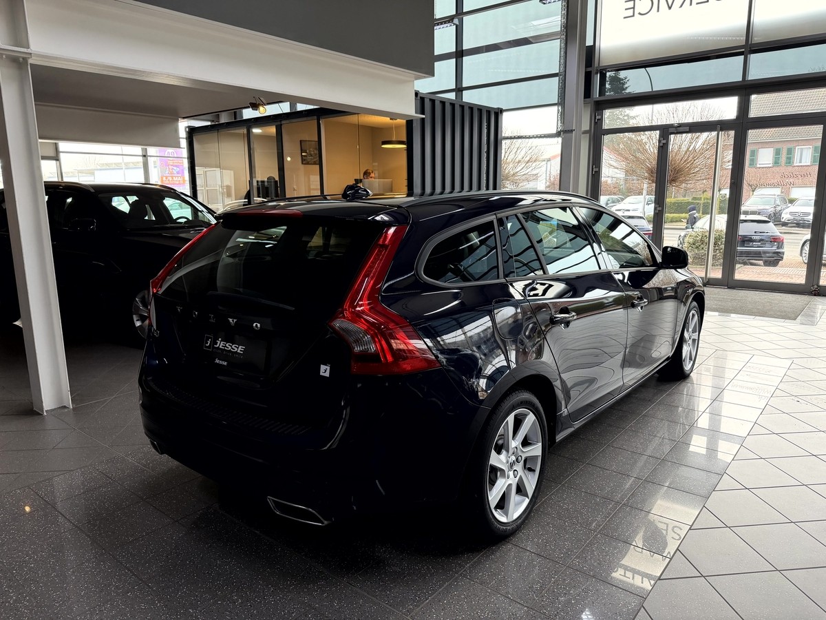 Volvo V60 D4 Linje Business Bi-Xenon Navi SHZ PDC RCam