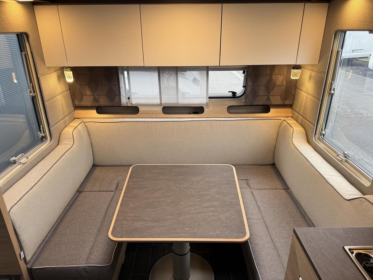 Tabbert Pantiga Finest Edition 550 E 2.3 Pano+Fussbodenh.+City-Wasse