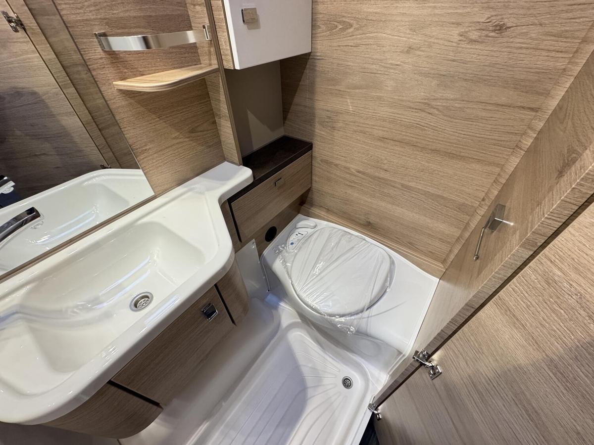 Tabbert Pantiga Finest Edition 550 E 2.3 Pano+Fussbodenh.+City-Wasse