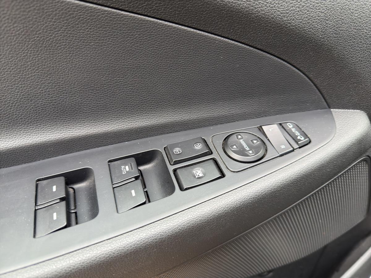 Hyundai Tucson Intro 1.6 i Navi*AHK*Sitz&Lenkhzg