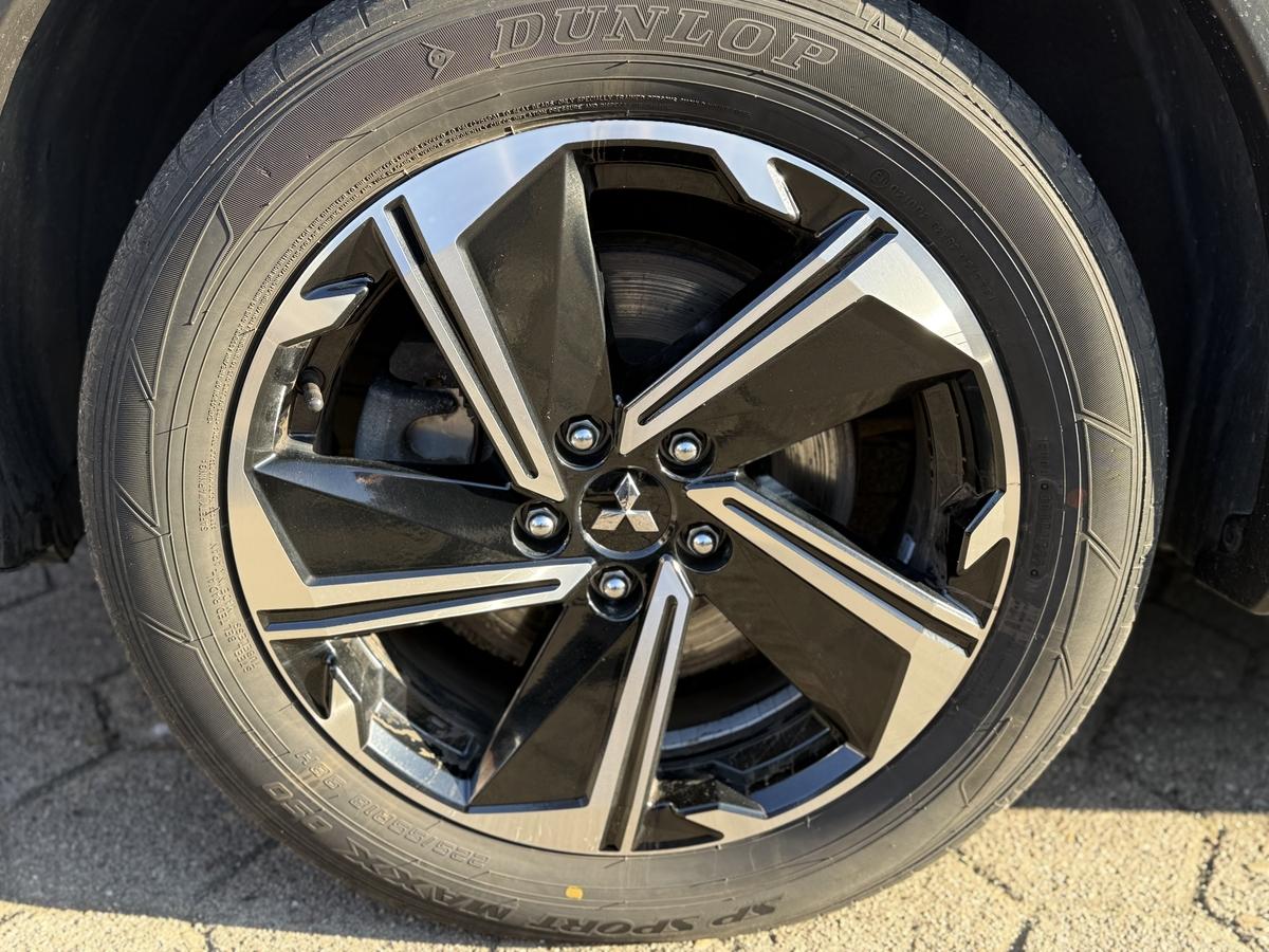 Mitsubishi Eclipse Cross Plug-In Hybrid Plus 2.4 SDA mit Navi