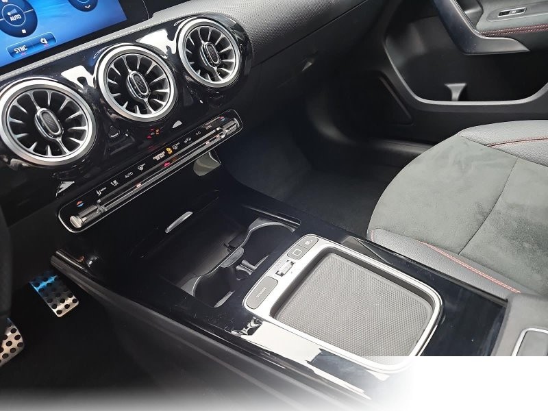 Mercedes-Benz DCT AMG LINE NAVI LED MBUX WINTER KAMERA LM18