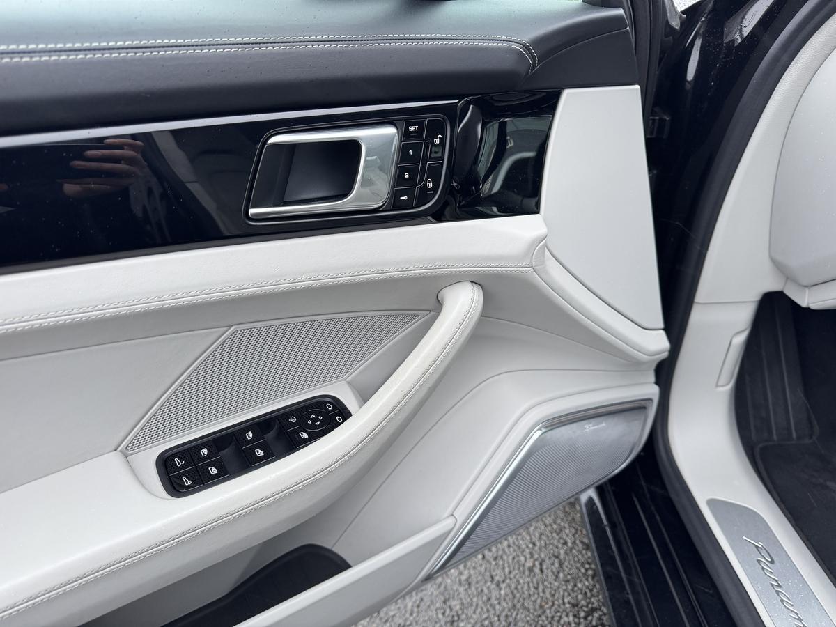 Porsche Panamera Turbo+Luftf.+ACC+Pano+Burmester