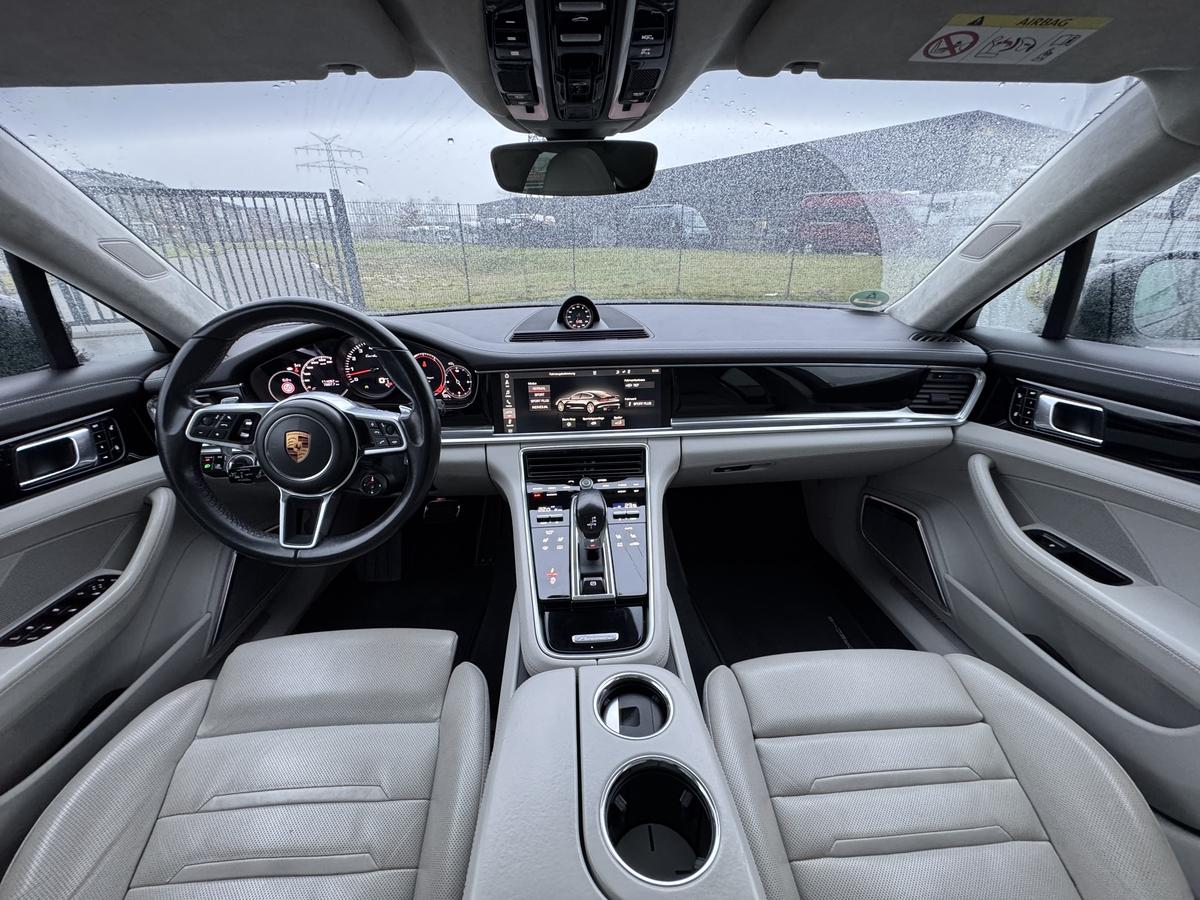 Porsche Panamera Turbo+Luftf.+ACC+Pano+Burmester
