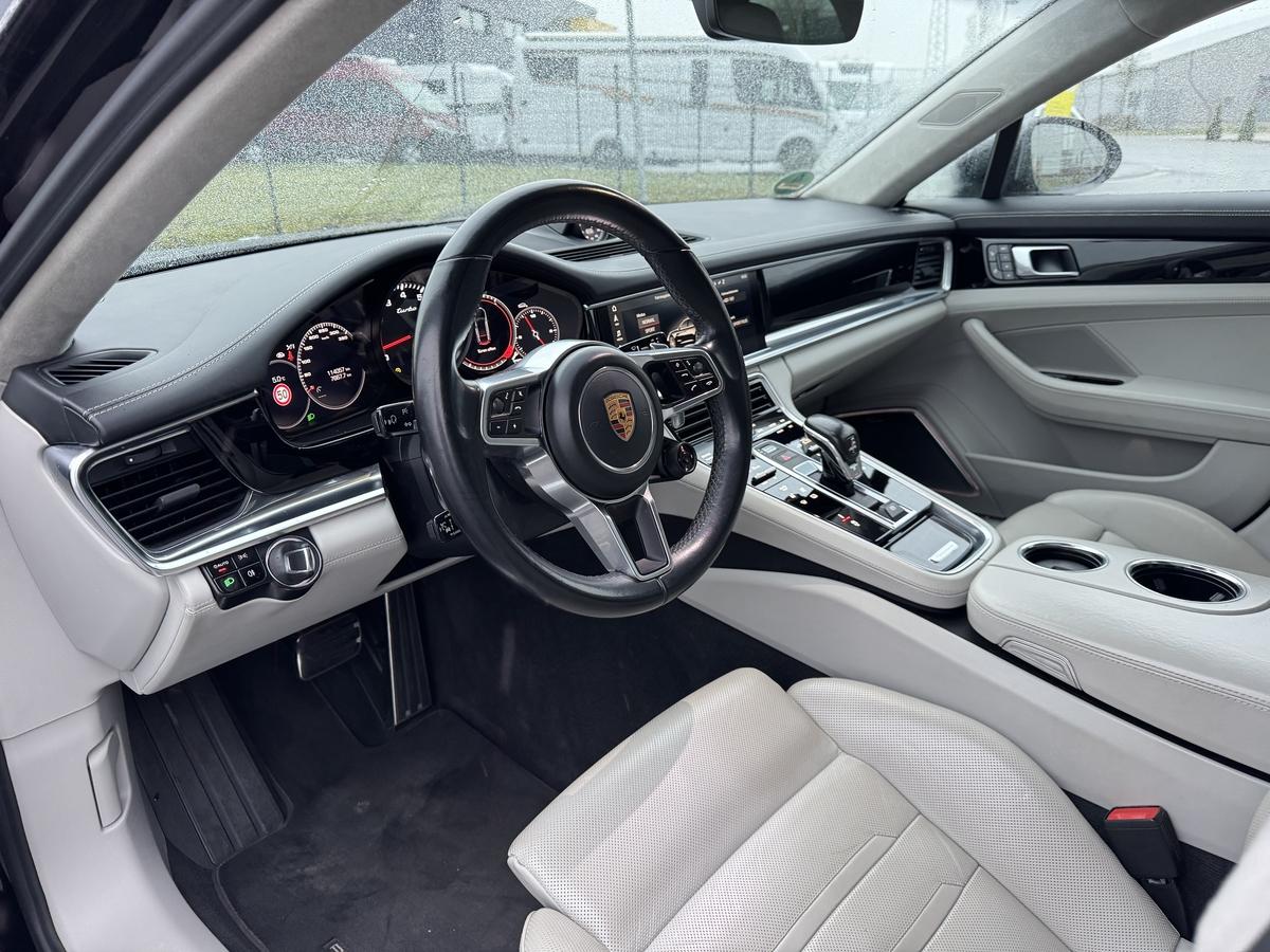 Porsche Panamera Turbo+Luftf.+ACC+Pano+Burmester