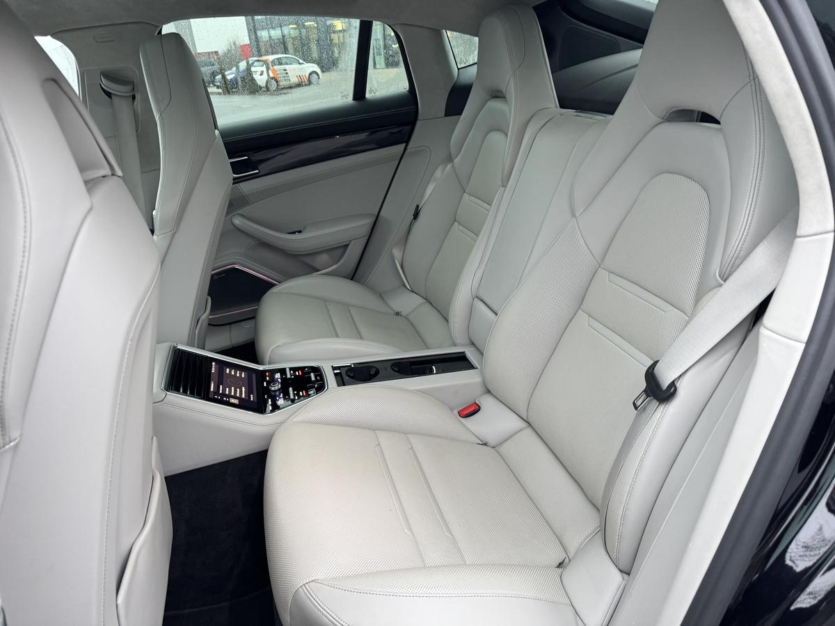 Porsche Panamera Turbo+Luftf.+ACC+Pano+Burmester