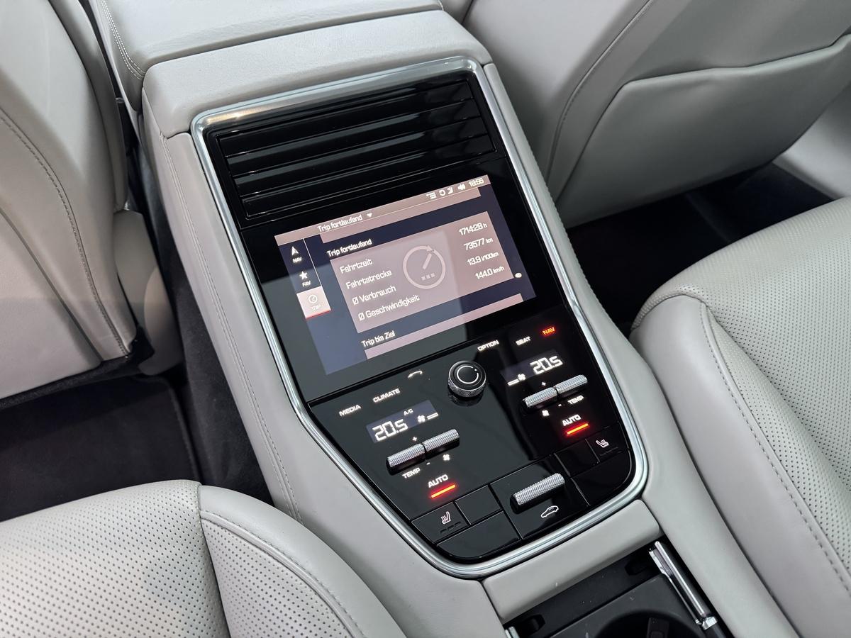 Porsche Panamera Turbo+Luftf.+ACC+Pano+Burmester