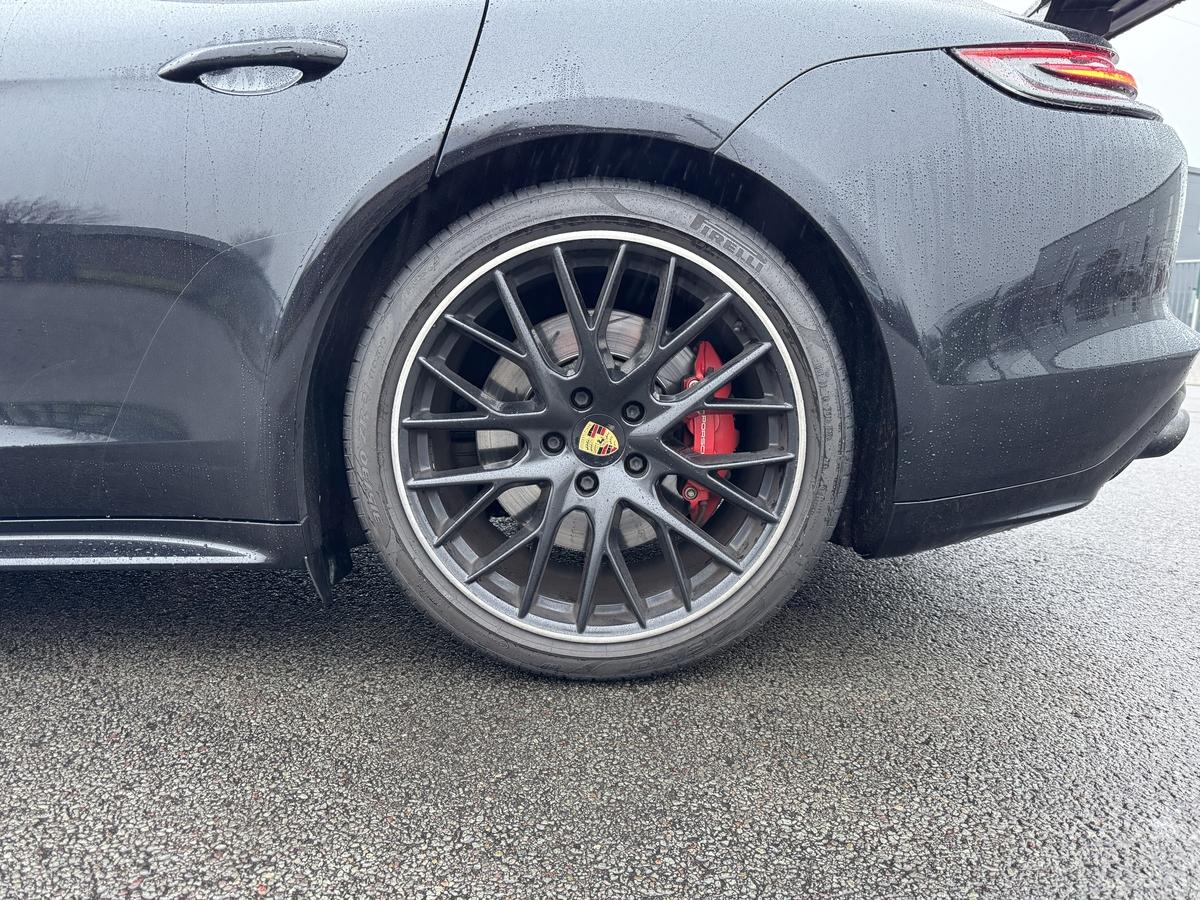 Porsche Panamera Turbo+Luftf.+ACC+Pano+Burmester