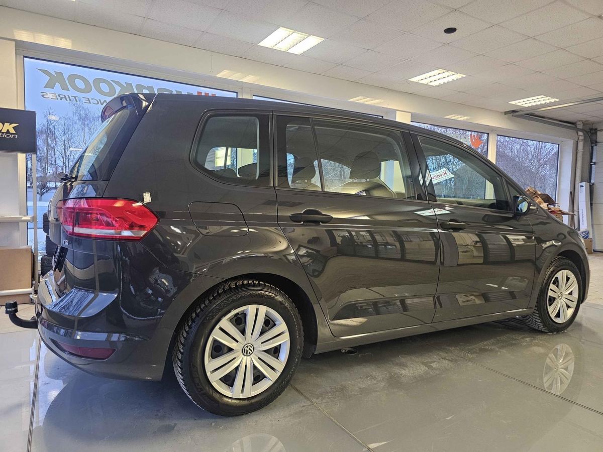 Volkswagen Touran 1.2 TSI Trendline; AHK 