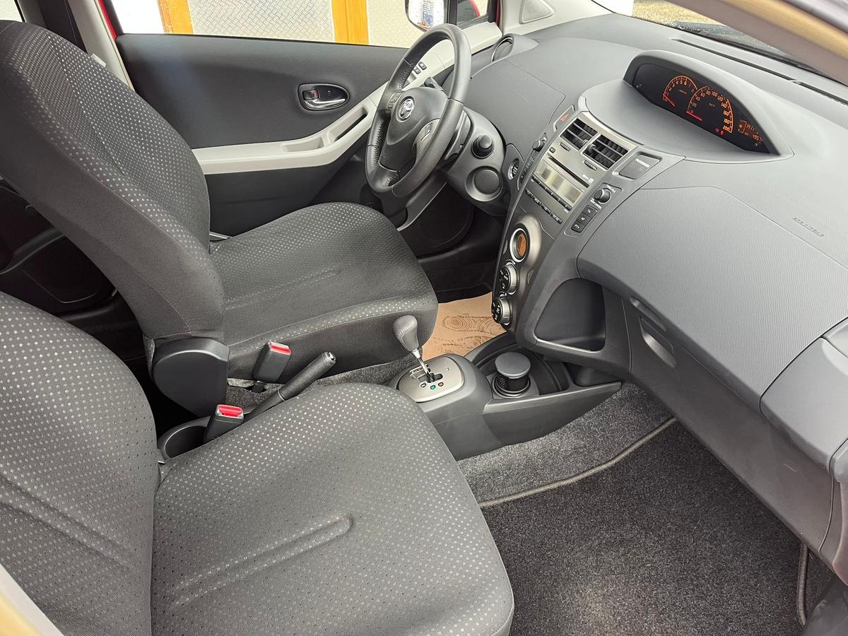 Toyota Yaris 1.3 VVT-i Edition *sehr wenig KM*AUTOMATIK*