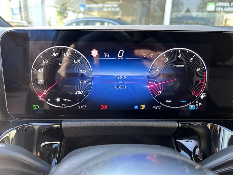 Mercedes-Benz GLA 200 7G-DCT PROGRESSIVE ADVANTAGE