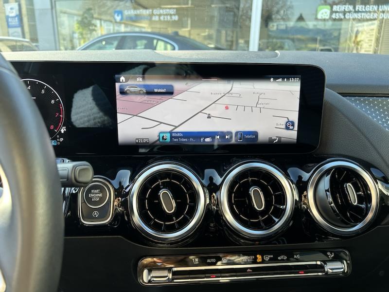 Mercedes-Benz GLA 200 7G-DCT PROGRESSIVE ADVANTAGE