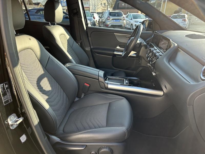 Mercedes-Benz GLA 200 7G-DCT PROGRESSIVE ADVANTAGE