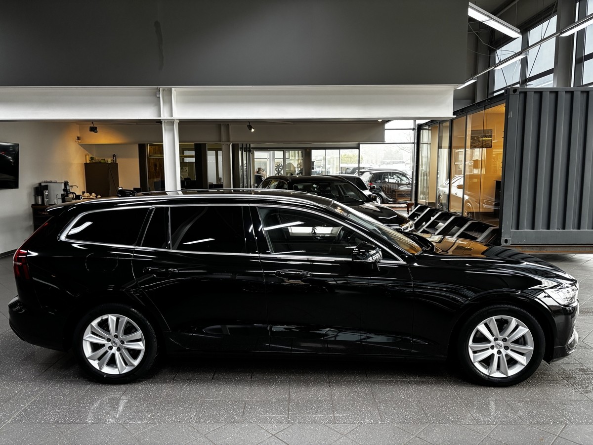 Volvo V60 B3  Momentum Pro LED Navi CarPlay AHK DAB+