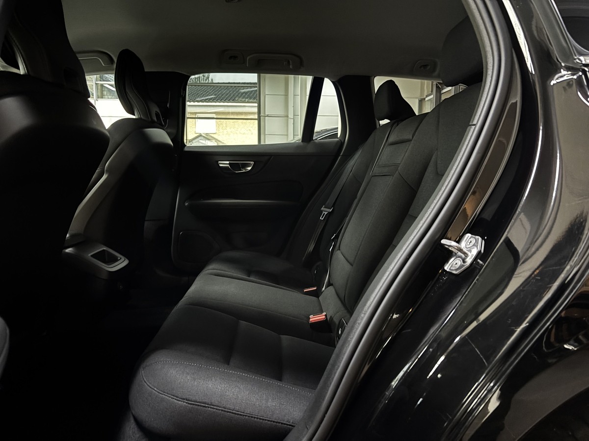 Volvo V60 B3  Momentum Pro LED Navi CarPlay AHK DAB+