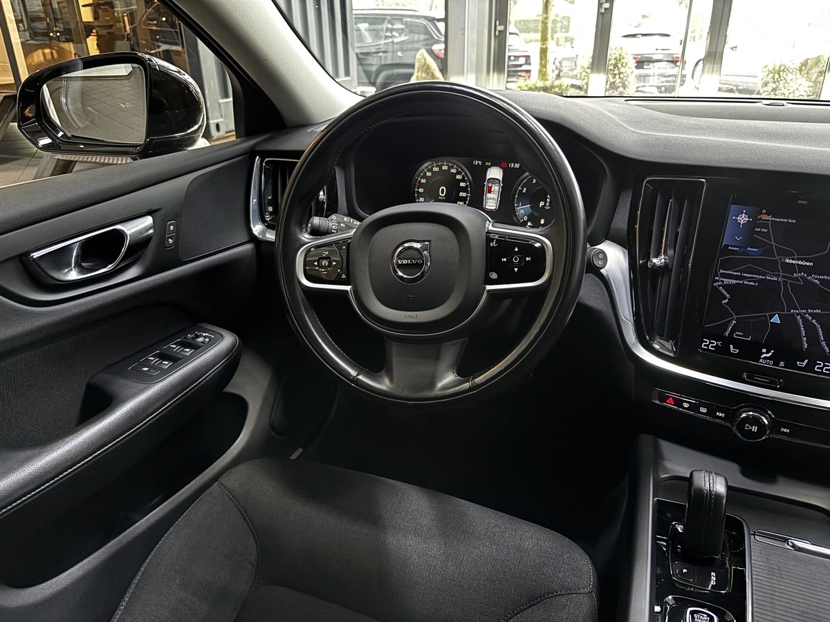 Volvo V60 B3  Momentum Pro LED Navi CarPlay AHK DAB+