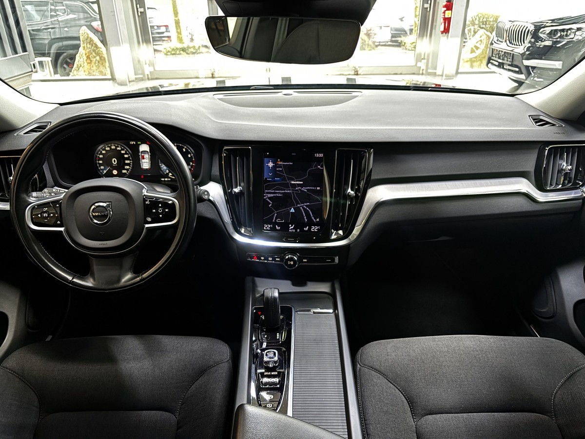 Volvo V60 B3  Momentum Pro LED Navi CarPlay AHK DAB+