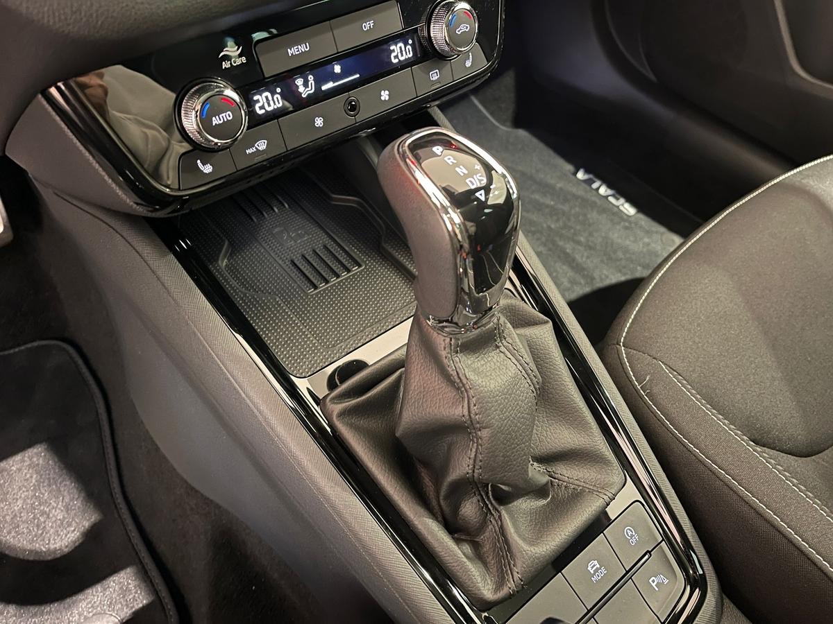 Skoda Scala 1,0 TSI DSG Monte Carlo NAVI Matrix Beam  5J.Garantie